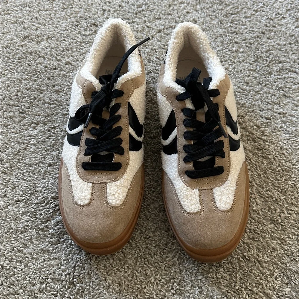Women’s Cream & Tan Platform Sneakers with Black Detail